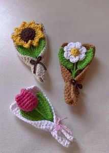 Crochet Flower Bouquet Keychain