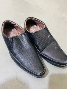 Boys shoes
