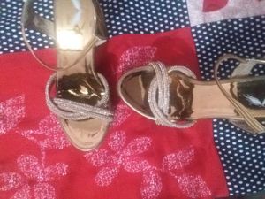 Beautiful Heels 👠 With Low Price New Without Tag