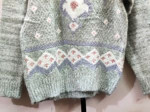 women&#39;s premium vintage old knitted sweater