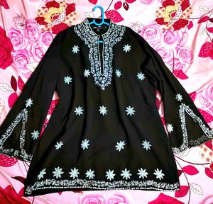 Elegant Black Embroidered Kurti ✨