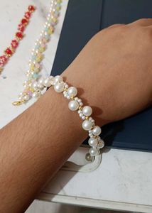 Elegant Pearl Bracelet 🦪🦪