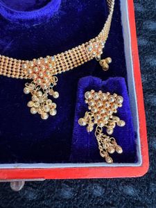 Beautiful Gold-Tone Necklace Set