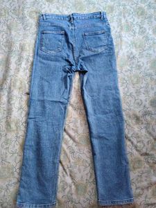 I m Selling a Blue Straight Jeans.