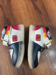 Unisex Sporty shoes for 1 to 3 yrs old kids. size