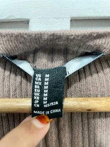 Forever 21 Ribbed V Neck Long Sleeves Top  A