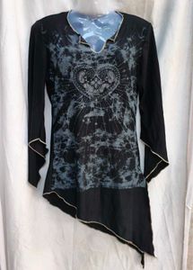 502610. Heart Graphic Long Sleeve Top