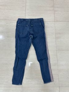 💥Edge &amp; Shine: HUE Distressed Shimmer Jeggings! ✨