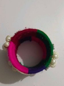 Handmade Woolen Bangle,4 Kanch Ke Aur 1pair Metal