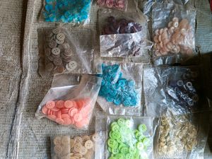 Premium Quality Button Pack Of 12