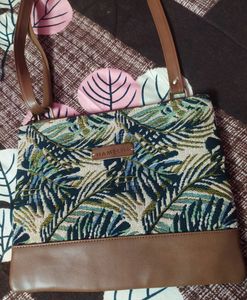 Hameline Everyday Sling Bag 👜 New 🤝