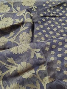 Vintage Floral Print Saree
