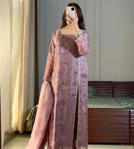 Beautiful Pakistani Suit🦢✨