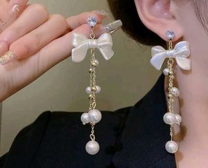 Buy This Beautiful Bow Earring✨