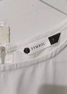 Sleeveless white short top