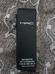 Mac Foundation Shade NC25