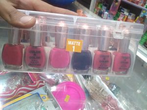 10Nailpolish