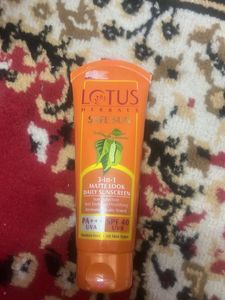 Lotus Herbals Safe Sun SPF 40