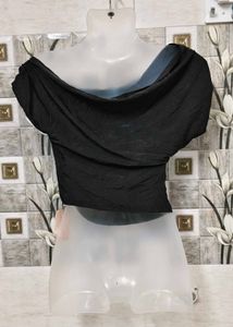 brand new Chic Black Top