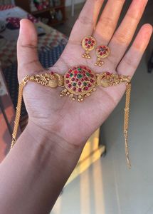 Stone Work Choker With Earning