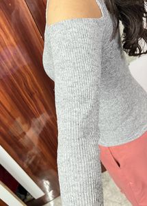 Woollen Shoulder Cut Top