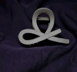 Stylish Hair Claw Clip