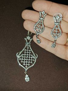 Beautiful AD Pendant Set