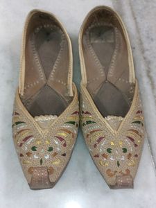 Kolhapuri Jutti In Open Box Condition