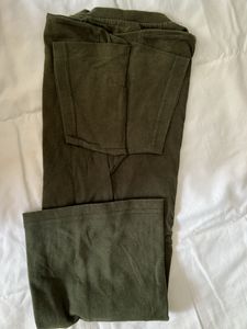 Boys XS Levis Half Sleeves T Shirt Olive Green