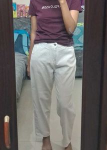 white jeans carrot fit,size 28