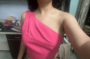 Hot Pink One-Shoulder Statement Crop Top – Bold, F