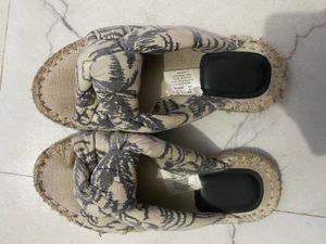 H&M Divided Flat