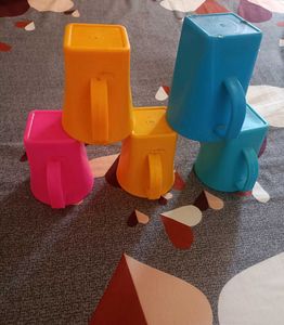 Set of 5 Colorful Plastic Cups