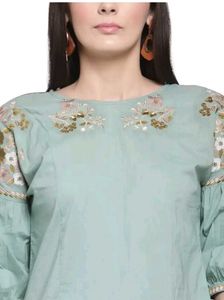Embroidered Women&#39;s Top