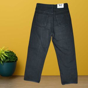 Women Black Staight Jeans Size 30 (O-35)