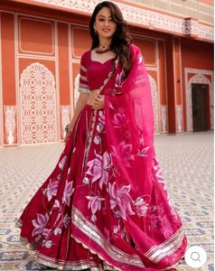 Aachho Magenta Pink Hand-painted Lehenga Set