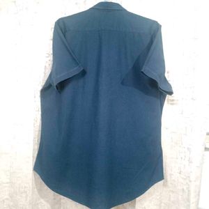 Levi&#39;s Dark Blue Button-Down
