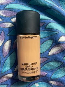 Mac Foundation Shade NC 43.5