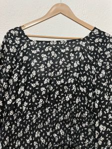 H&amp;M black floral printed top