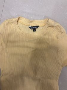 Yellow Cute Fitted Cropped Top