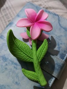 Plumeria (Frangipani) Flower Hair Clutcher!