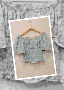 OFF SHOULDER TOP