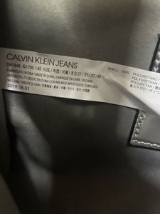 Calvin Klien Sliver Sling Bag