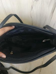 Fastrack Black Quilted shoulder Handbag