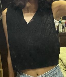 Black Cropped Sweater Vest Top
