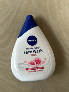 Face Wash For Sensitive Skin