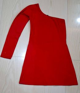 Chic Red One-Shoulder Dress