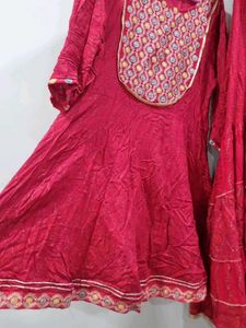 Elegant Rani Embroidered Kurta Set