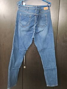 Women&#39;s High-Waisted Jeans