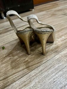 Elegant Gold Peep-Toe Heels